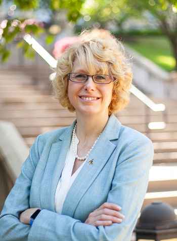 Dr. Liz Frombgen